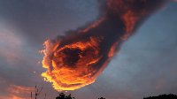 握着火球的《最终幻想》？葡萄牙惊现上帝之手云