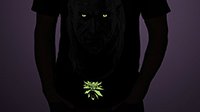 污在强调重点 《巫师3》推出夜光主题T恤周边