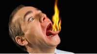 熊孩子吃超辣鸡翅 超越人类极限的挑战