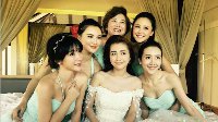 轻松一刻：遭碰瓷竟获艳遇 喜抱两美女为妻