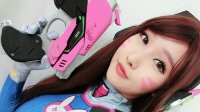 LOL女主播沉迷守望先锋 性感身材神还原DVA