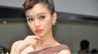 轻松一刻：女神你的眼神出卖了你