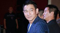 喝水都要最贵的 生活最奢华的十大男星