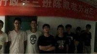 大学生拉横幅庆祝同学LOL升钻石 最强王者咋庆祝？