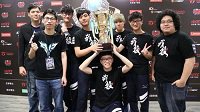 闪电狼和CLOUD9双雄出战英雄联盟S6全球总决赛
