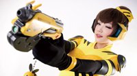 韩国少女Cos大黄蜂D.Va 表情到位姿势满分