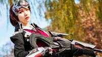 《守望先锋》黑百合女猎手COS 紧身衣勾勒性感线条