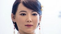 中国最美机器人古装亮相：能察言观色 自称是单身