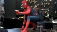 《蜘蛛侠：英雄归来》搞怪宣传 现实咖啡店偶遇小虫