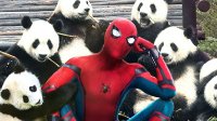 《蜘蛛侠：英雄归来》美丽中国海报 小虫沉迷吸熊猫不能自拔
