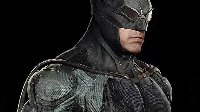 《正义联盟》蝙蝠侠隐藏战衣与摩托公开 这耳朵比猫女还可爱