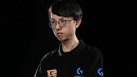 《LOL》选手麻辣香锅直播时骂人 遭官方罚款1万元