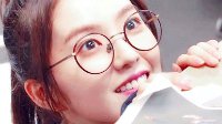 冬天的女孩子裙底下有什么？毁了童年的动态图