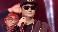 腾讯北京年会马化腾变身嘻哈Boy 穿《王者荣耀》周边唱经典情歌