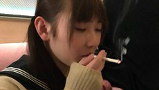 日本伪娘晒叛逆照引关注 水手服妹子抽烟意外带感