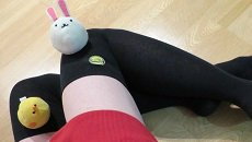 日本男性声优穿过膝袜庆祝节日 白皙大腿不输美少女