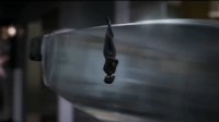 《蚁人2》电影新预告 迷你超级英雄空中躲飞刀