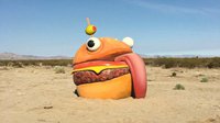 加州沙漠惊现《堡垒之夜》大汉堡 官方创意穿越彩蛋