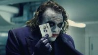 《蝙蝠侠：黑暗骑士》10周年重映 希斯莱杰“小丑”无人能敌
