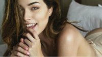 若隐若现的火辣身材 性感大胆的美国辣模Lauren