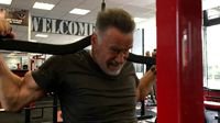 71岁施瓦辛格为《终结者》新片狂练肌肉 手臂超粗壮