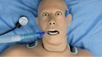 俄厂商制模拟病患的医用娃娃 表情鬼畜还会咳嗽流血