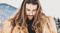 胸肌形状分外美好 神似海王的意大利医生Filippo