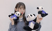 上坂堇近照更新：政委与熊猫合影 可爱翻倍