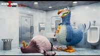 电影《愤怒的小鸟2》爆笑片段 小鸟猪猪联手厕所大劫案