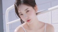 稚嫩脸蛋配上饱满身材 韩国网红美眉zennyrt