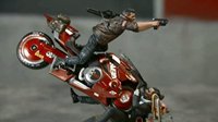 《赛博朋克2077》典藏雕像细节展示 飞起摩托碾压敌人
