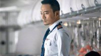 《中国机长》跻身中国影史票房前十 超越《速激8》
