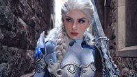 战斗系《冰雪奇缘》艾莎COS 手持大剑的铠甲女战士