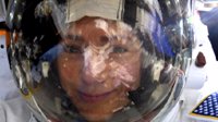 这自拍照够硬核：由美女宇航员在太空漫步中完成