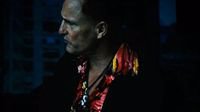 汤姆哈迪分享《毒液2》屠杀剧照 配色花哨面容凶恶
