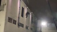 《毒液2》片场特技视频曝光 疑似某共生体抱人跳楼