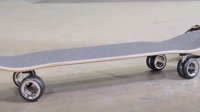 外国网友用Mac Pro滚轮做滑板 一套轮子700美元