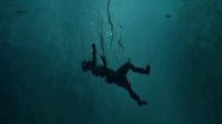 《合金装备》电影导演分享概念影像 蛇叔坠入水中