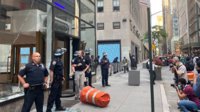 任天堂纽约商店在抗议活动中遭袭 店面前窗被砸