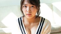 营养丰富的樱花妹 制服隐藏窈窕身材