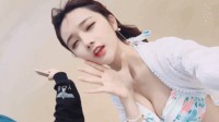 真正肉体碰撞的比赛 胜在又圆又白的动态图