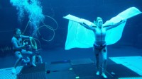 《阿凡达2》新片场照 凯特温斯莱特水下“我心飞翔”