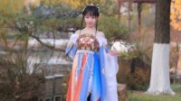秋天来陪《逆水寒》小师妹看落叶呀~