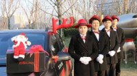 京尊达小姐姐亮相 黑衣肃穆 京东：需要更多色彩