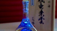 小岛晒505送的5周年纪念礼物 精美好酒赠英雄