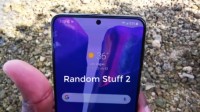 曝三星S21+上手视频：与iPhone 12ProMax比拼拍照