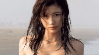 发现纯平身材之后 趁热大军赶来的午间动态图