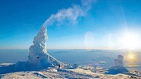 地球最南火山119年首次爆发：中国卫星拍下惊人一幕