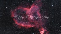 宇宙级别的浪漫 摄影师拍摄7500光年外的心状星云