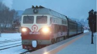 雪原上的便民公交：东北“慢火车”最低票价仅1元 